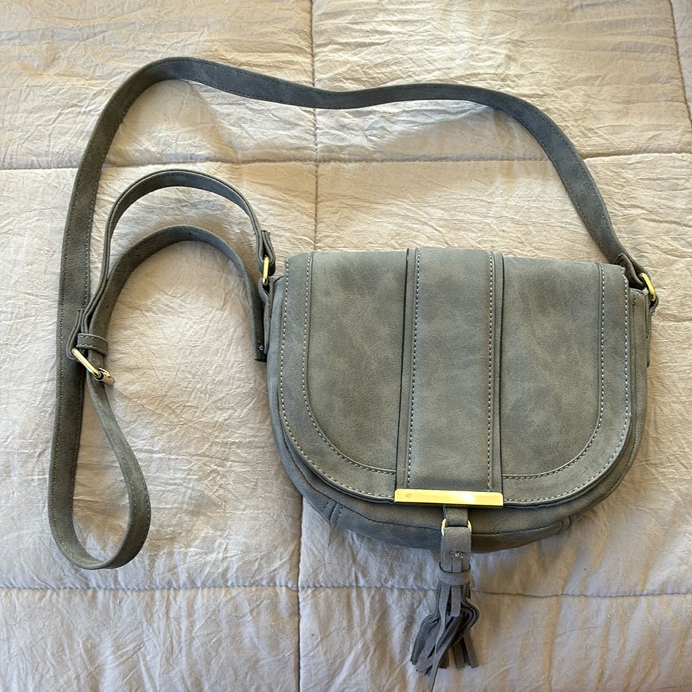 Grey purse with adjustable strap